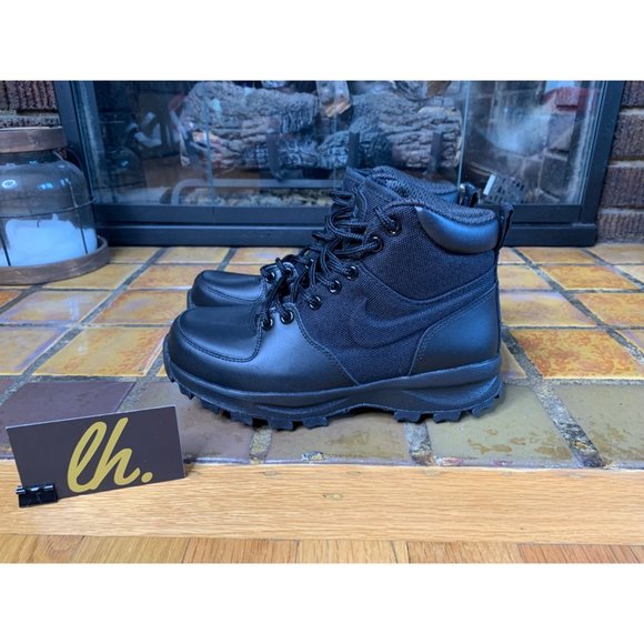 Youth 4.5 Nike Manoa Triple Black Leather Boots 456975-001